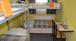 Гостиница Hostel Altshtadt Калининград Кровать в общем четырехместном номере для мужчин и женщин-1